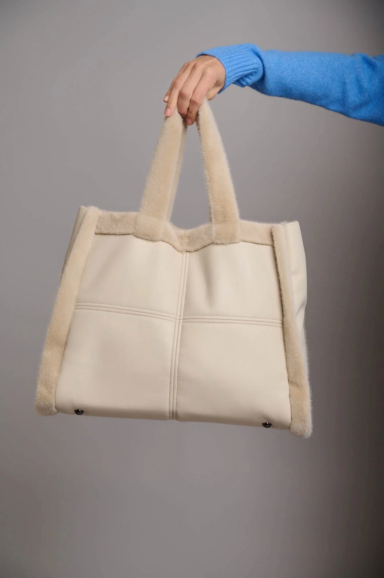 Jasmine Big Shopper